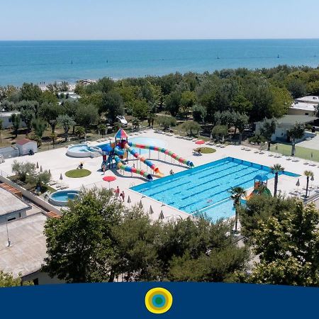 Club Del Sole Stork Family Collection Hotell Giulianova Eksteriør bilde