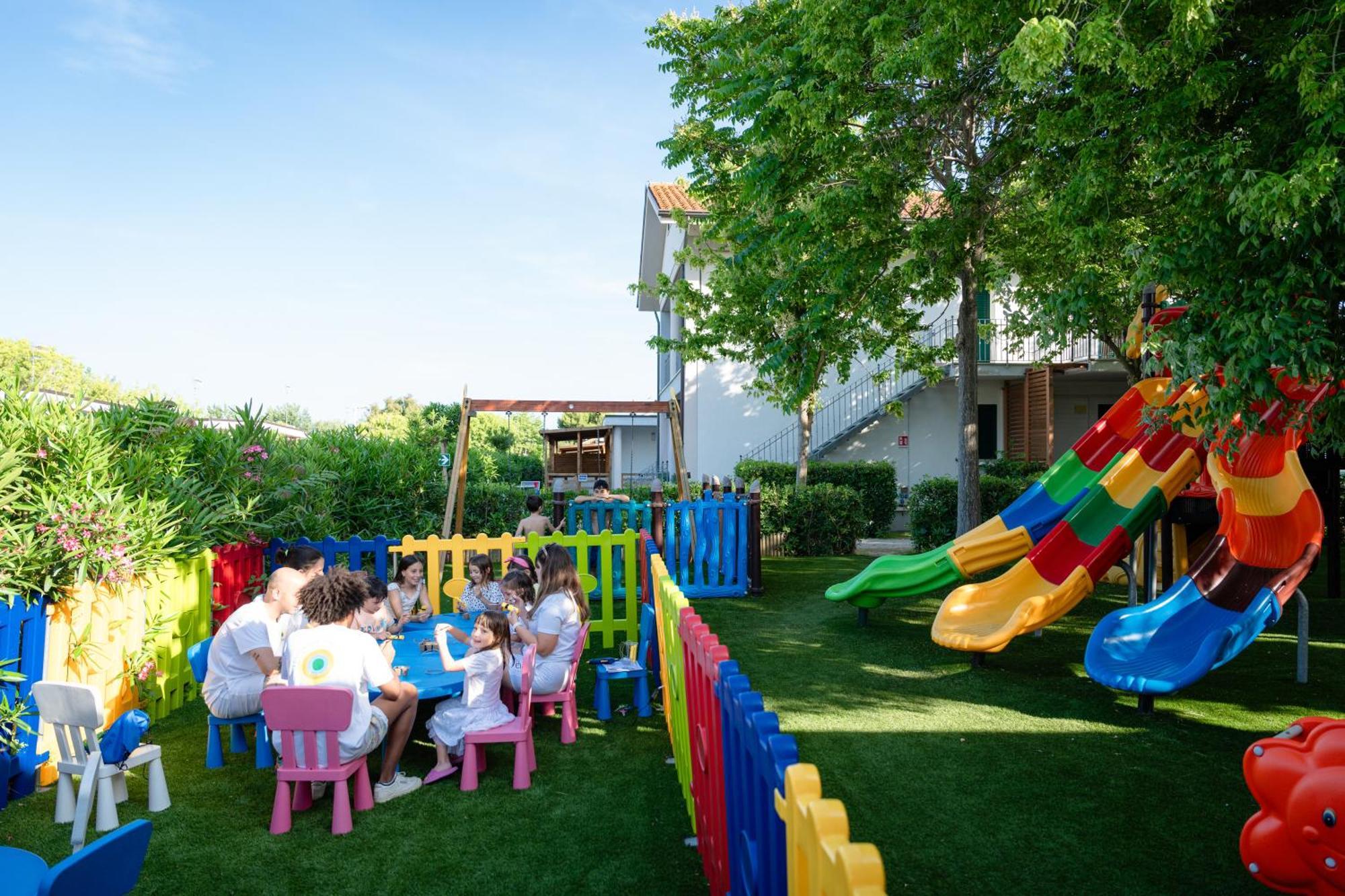 Club Del Sole Stork Family Collection Hotell Giulianova Eksteriør bilde