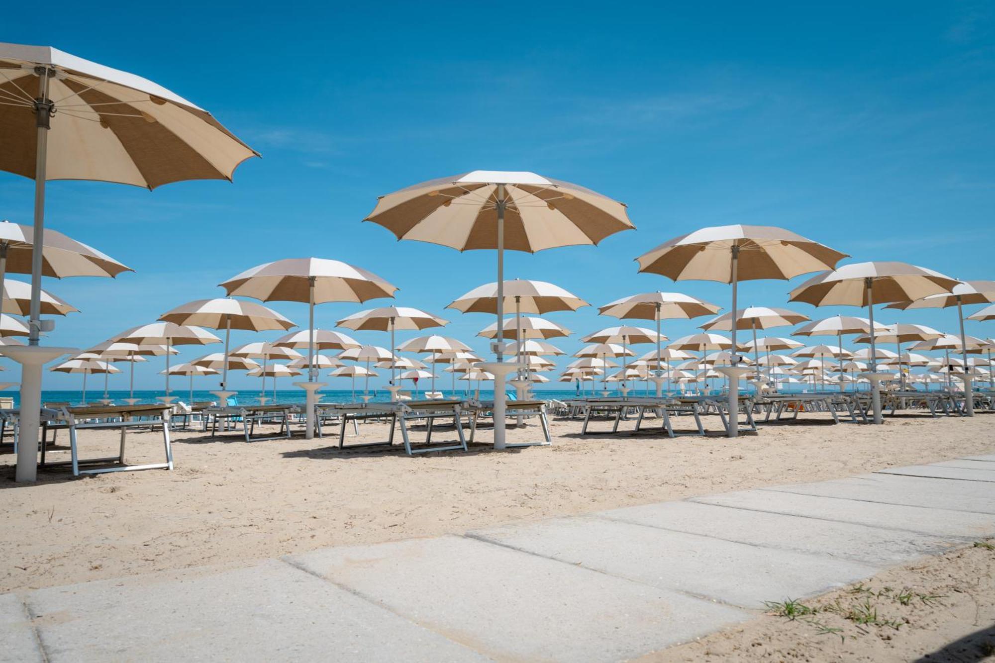 Club Del Sole Stork Family Collection Hotell Giulianova Eksteriør bilde