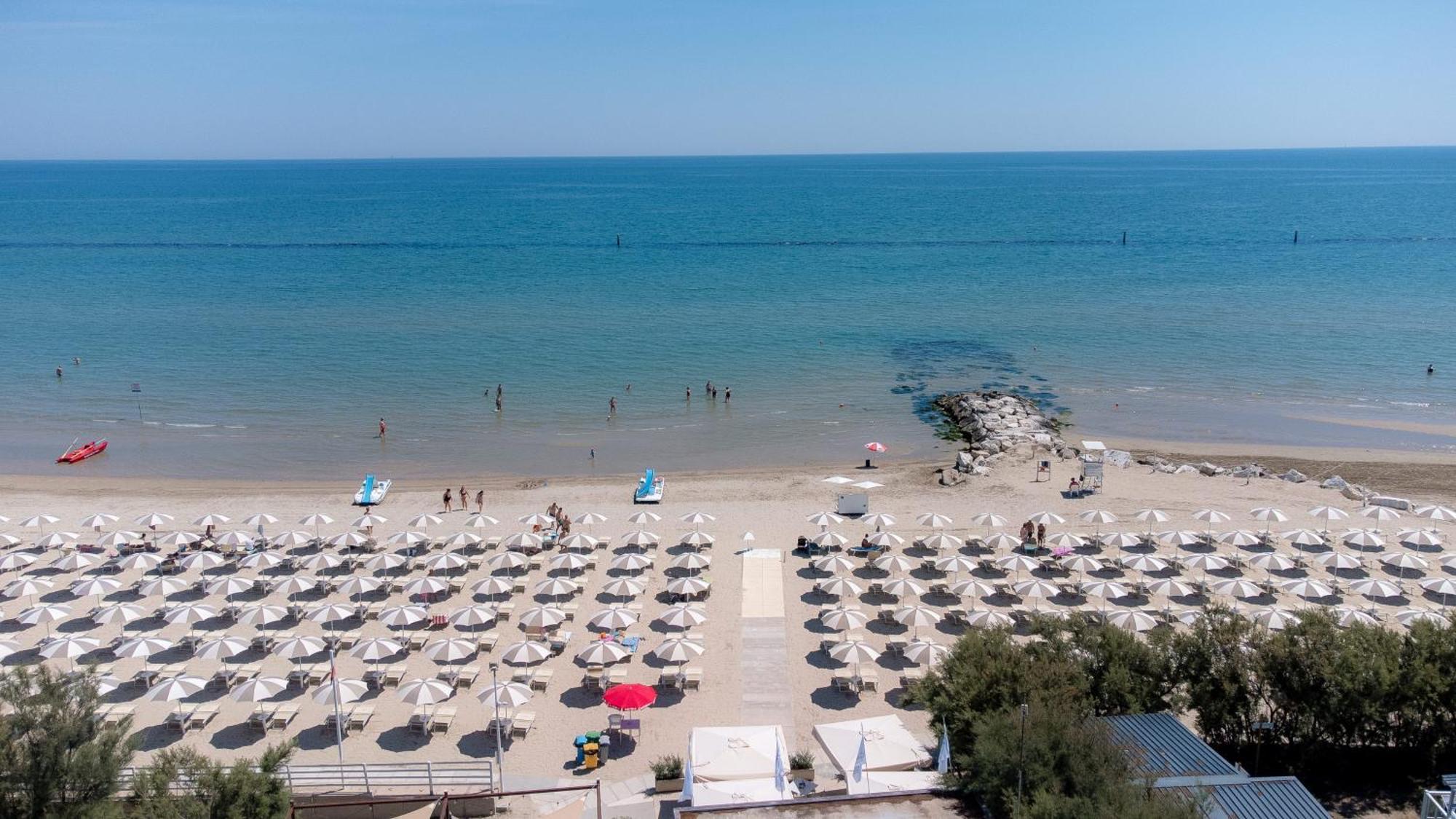 Club Del Sole Stork Family Collection Hotell Giulianova Eksteriør bilde